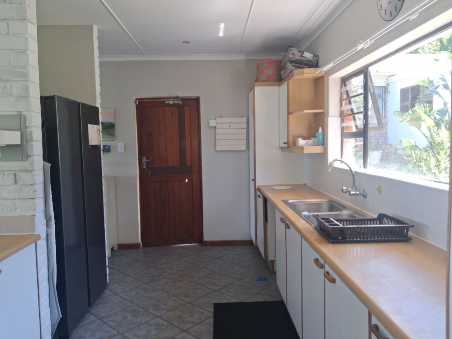 To Let 3 Bedroom Property for Rent in Winterstrand Eastern Cape